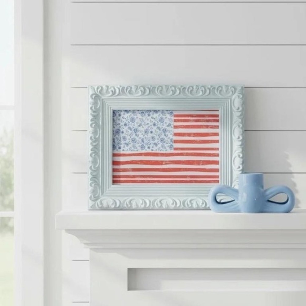My Texas House Floral Flag Art Hanging Sign with Bow, Red/White/Blue